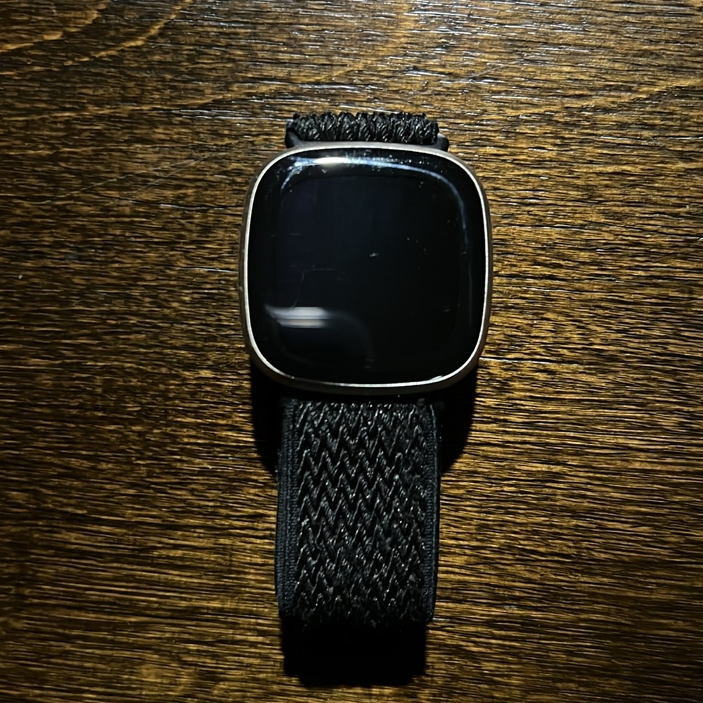 Fitbit Versa 3 - image 2